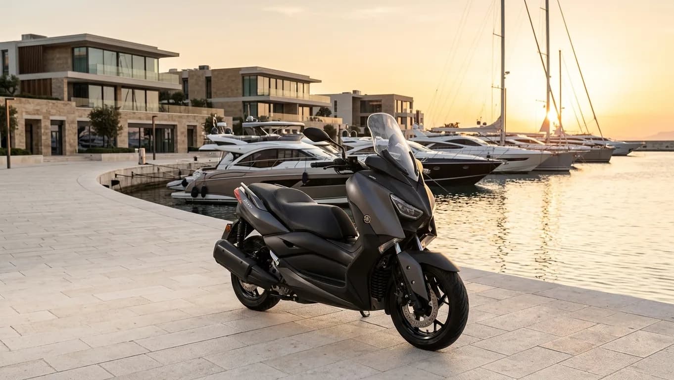 Yamaha XMAX 250 تأجير دراجة نارية في أنطاليا